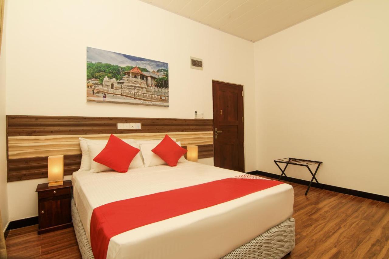Clove Transit Hotel Kotugoda Exterior photo