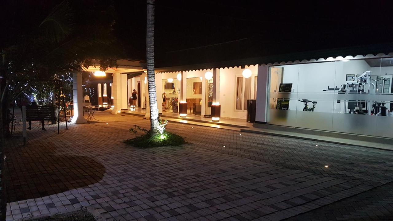Clove Transit Hotel Kotugoda Exterior photo