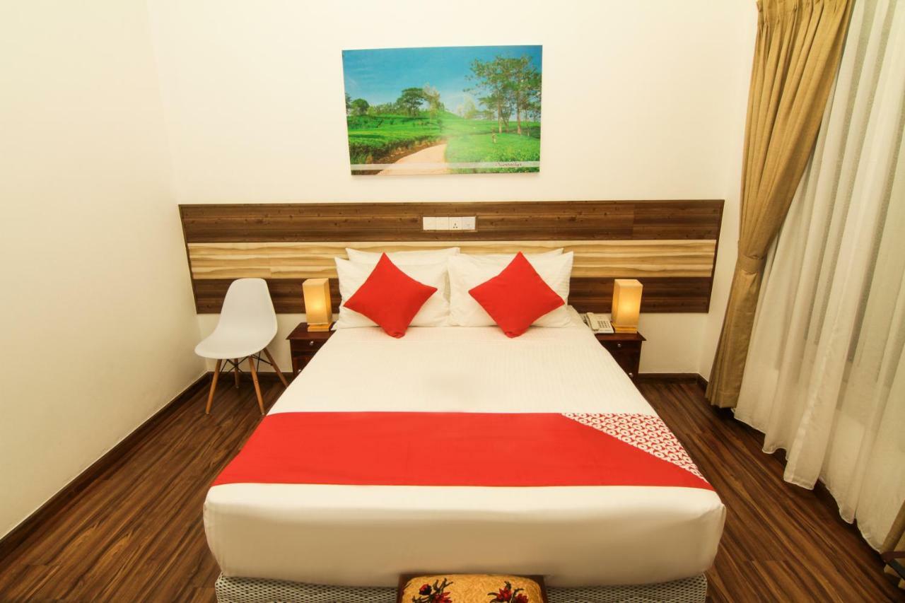 Clove Transit Hotel Kotugoda Exterior photo