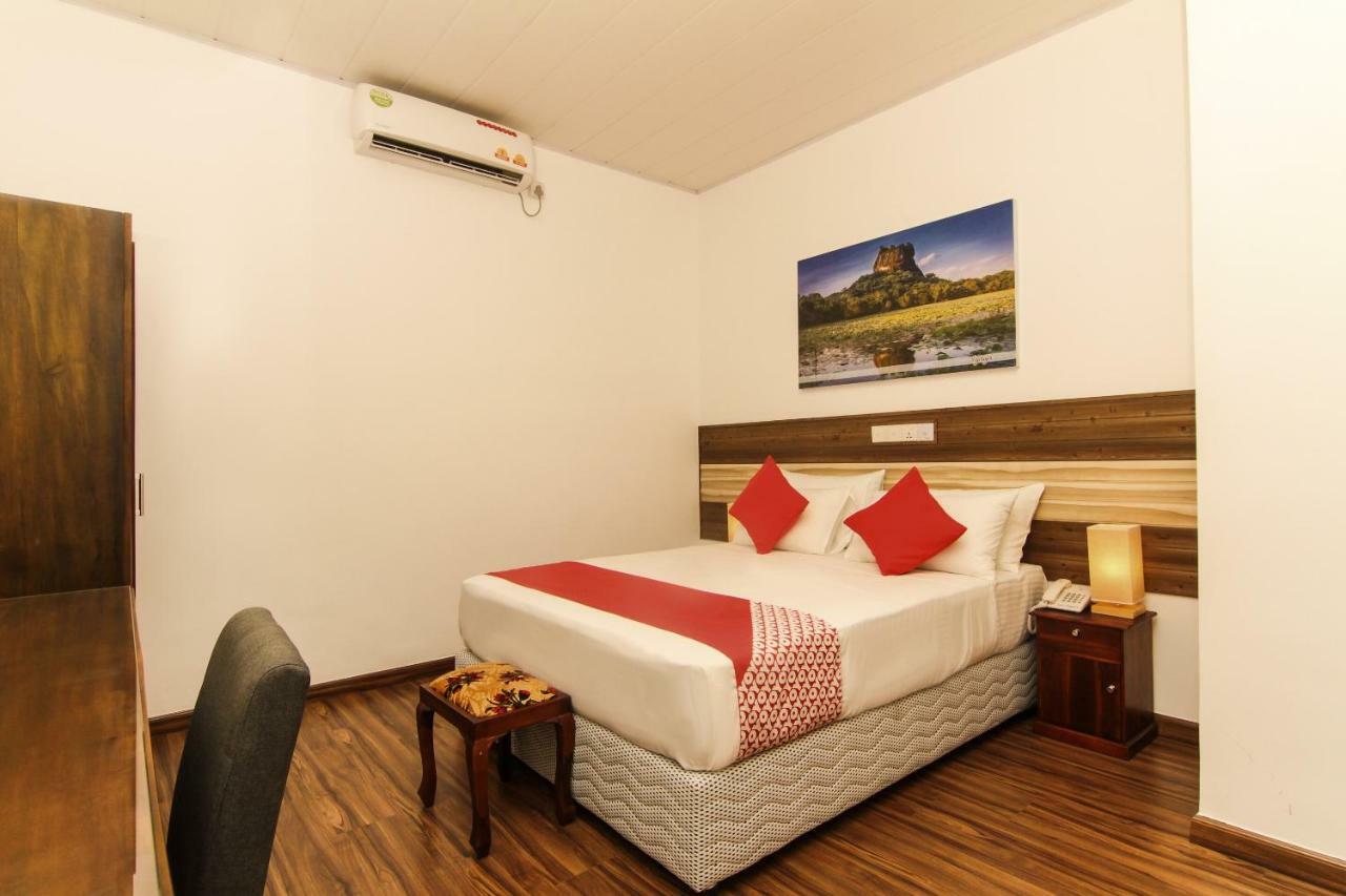 Clove Transit Hotel Kotugoda Exterior photo