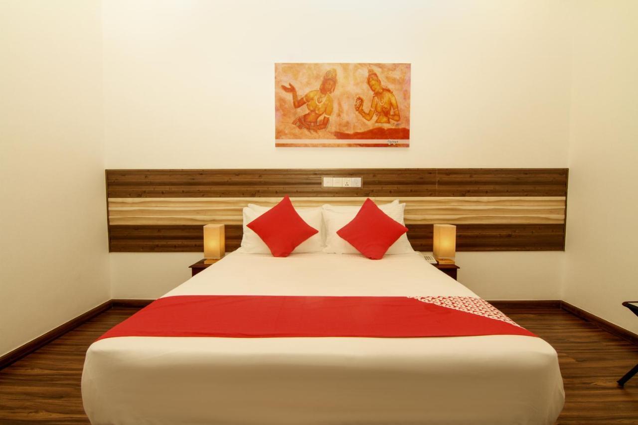 Clove Transit Hotel Kotugoda Exterior photo